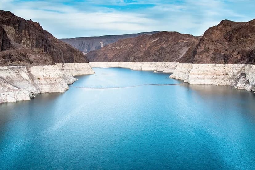 El lago Mead, principal reserva del río Colorado, tocó su nivel más bajo en casi 90 años