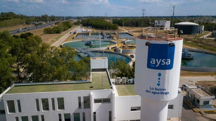 La Justicia frena la privatización de AySA hasta que se determine el pasivo ambiental